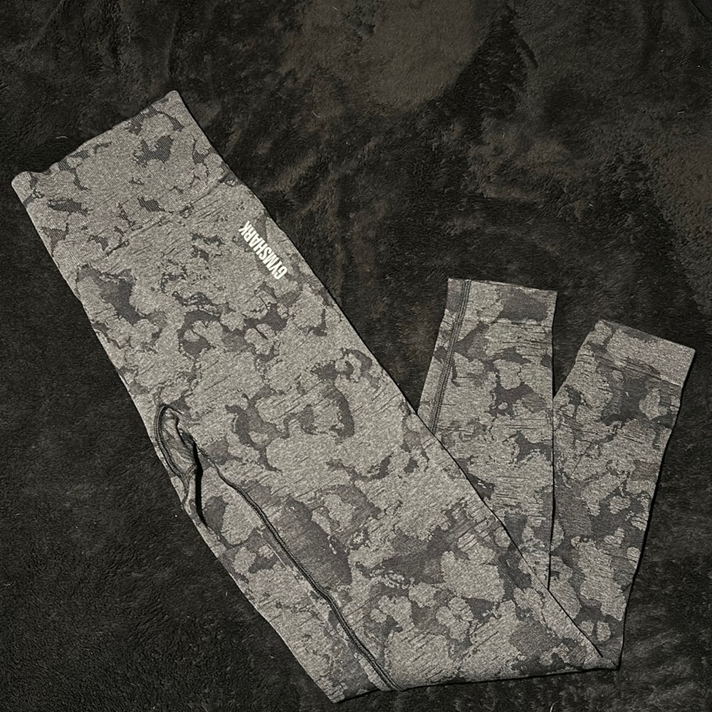 Gymshark - Black camo adapt seamless legging